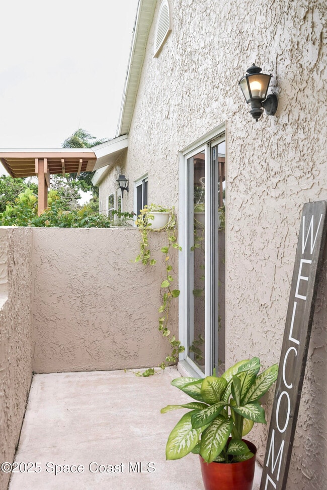 Building Photo - 1465 Malibu Cir NE