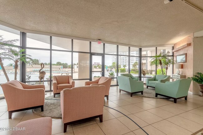 Building Photo - 1 Oceans West Blvd