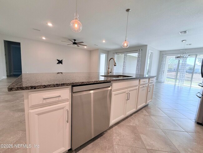 Building Photo - 24 Woodsong Ln