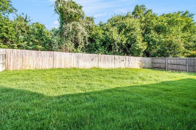 Building Photo - Charming 4-Bedroom, 2-Bathroom Home