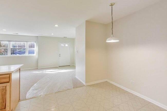 Building Photo - 2318 W Flournoy St