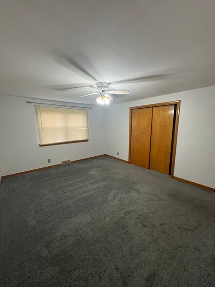 Building Photo - 49 S Youngs Rd