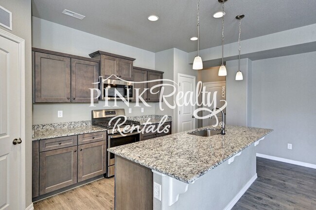 Building Photo - 10627 Hidden Pr Pkwy