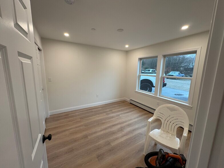 Building Photo - 154 Granite St