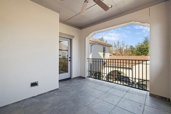 Building Photo - 139 Monterrey Bend