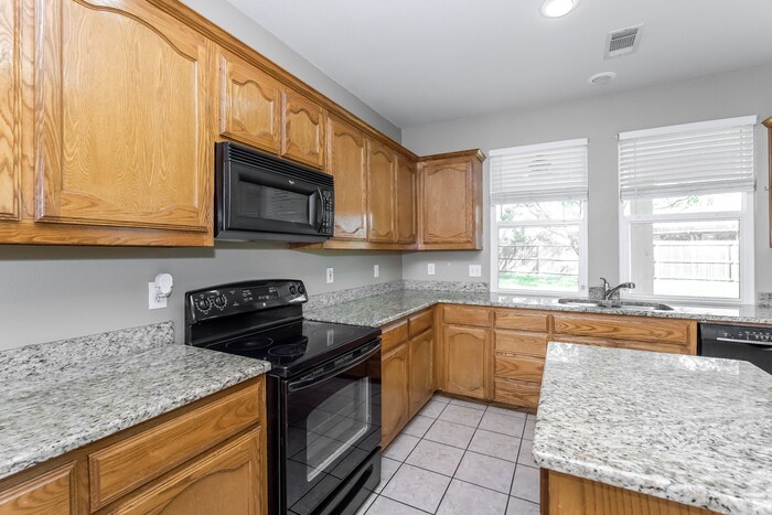 Building Photo - 9865 Gallatin Ln