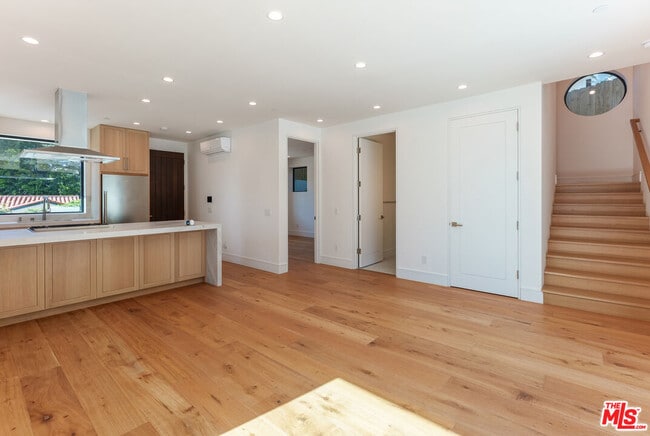 Building Photo - 382 Aderno Way