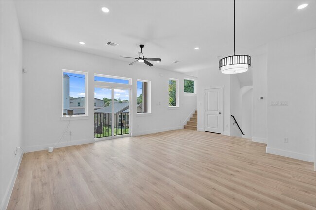 Building Photo - 3510 Saltus St