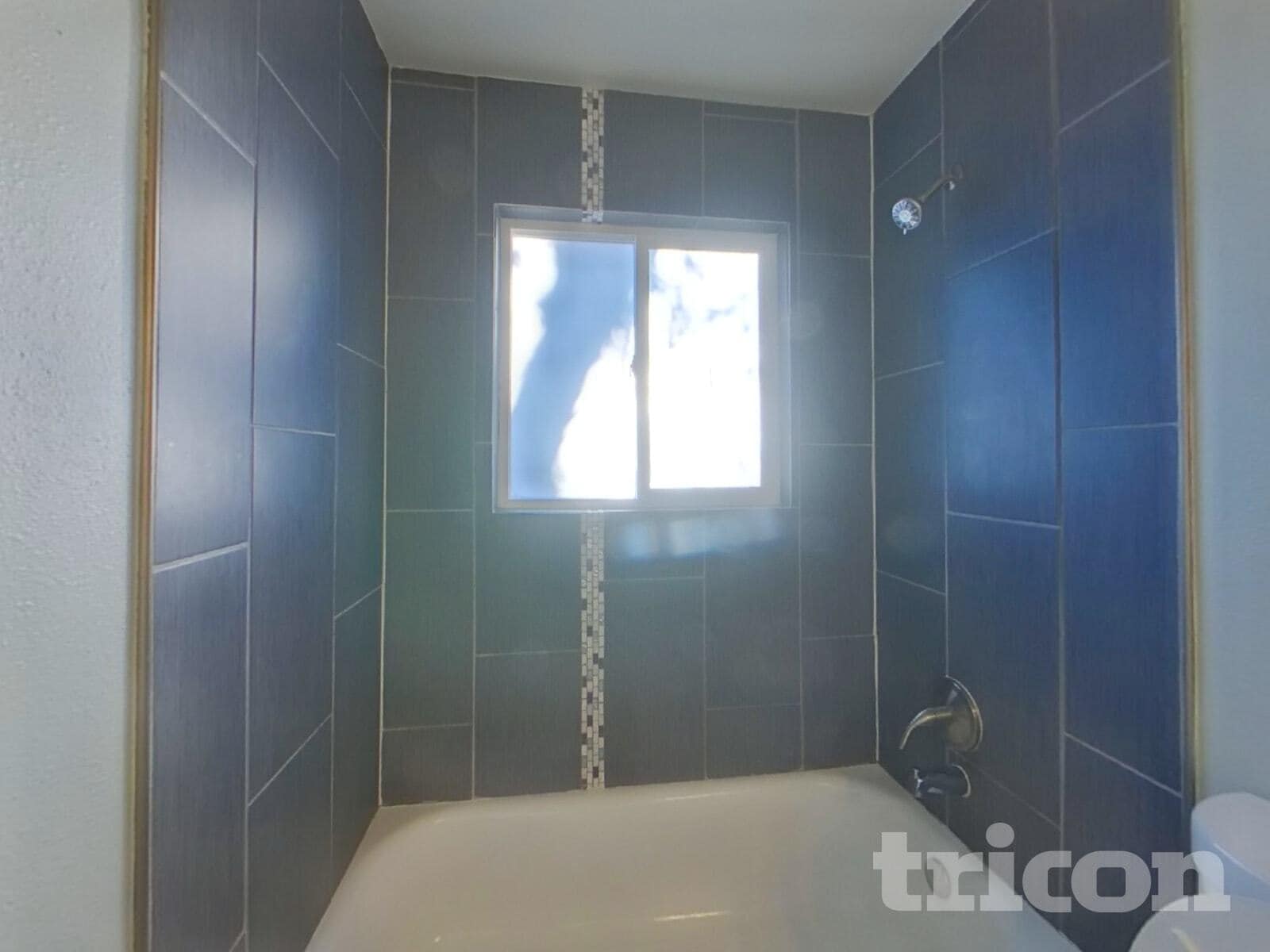 Building Photo - 4985 Montebello Dr