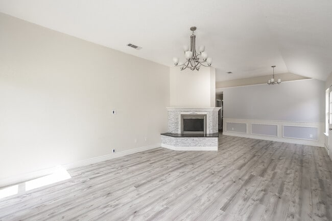 Building Photo - 1211 Hilburn Ct