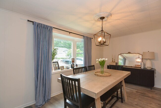 Building Photo - 399 Shawsheen Ave