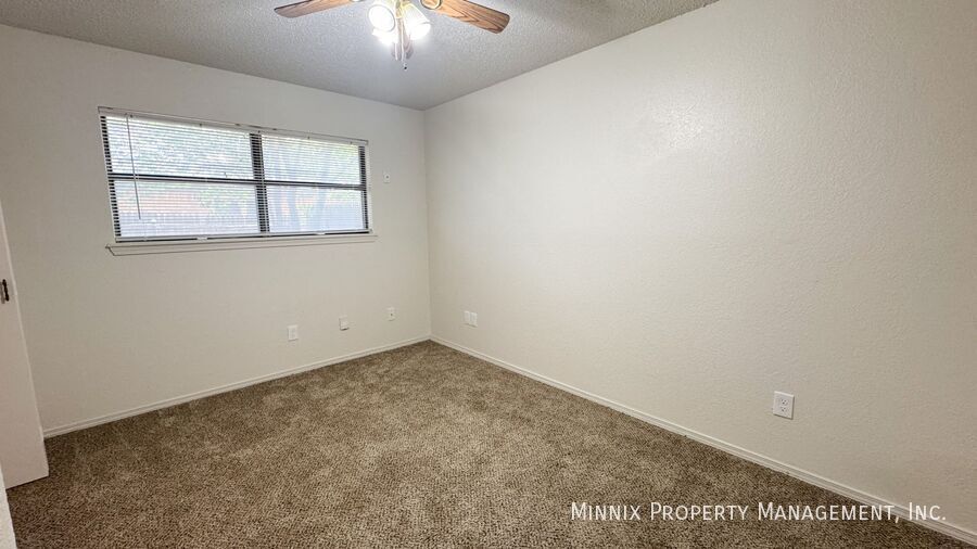 Building Photo - 4427 75th Dr