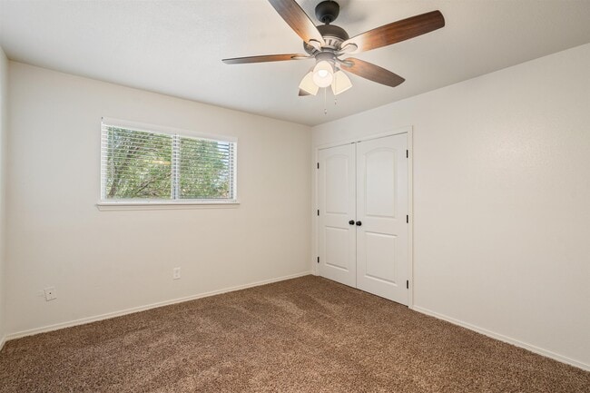 Building Photo - 111 Rhonda Dr