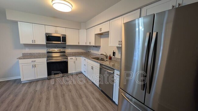 Building Photo - 12 Cottontree Ct