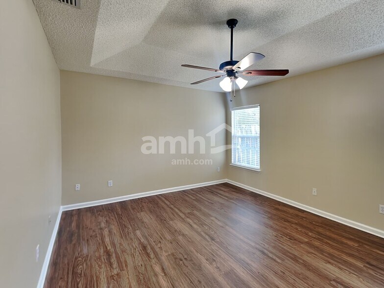 Building Photo - 6521 Skyler Jean Dr