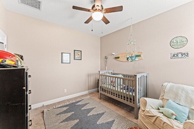 Building Photo - 3/2, fully fenced single family home in NW...