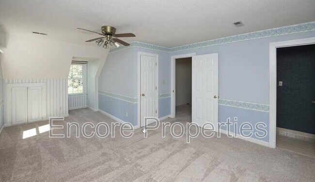 Building Photo - 111 Whispering Pines Ct