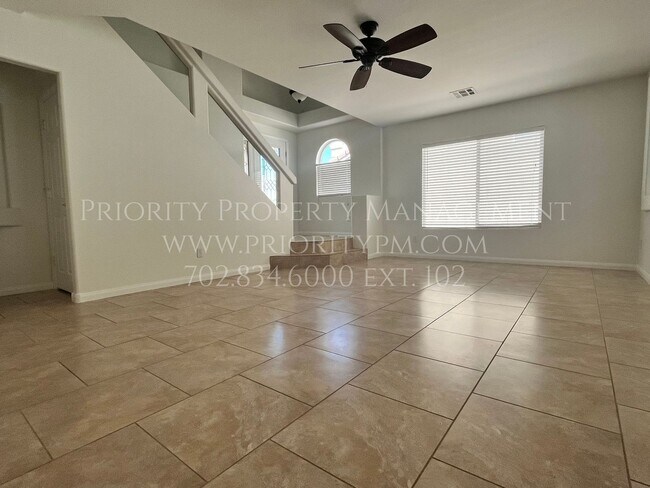 Building Photo - 10878 Royal Highlands St