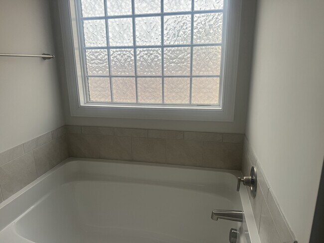 Building Photo - 592 Appalachian Trl S