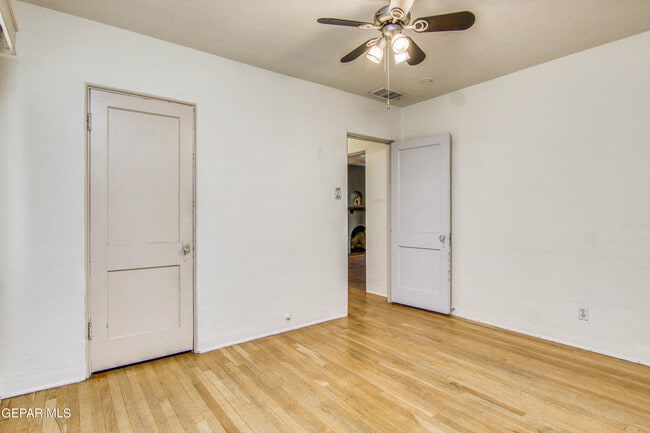 Building Photo - 801 McKelligon Dr