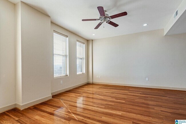 Building Photo - 2024 2nd Ave N