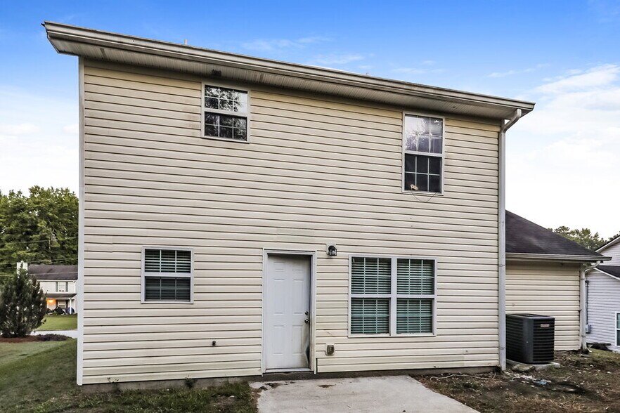 Building Photo - 6315 Topaz Trail
