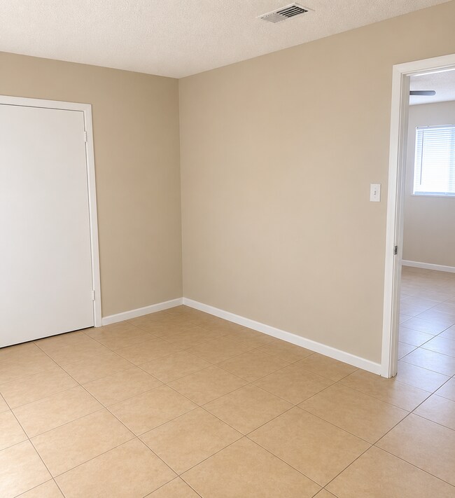 Building Photo - 504 Sunset Ln