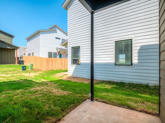 Building Photo - Beautiful New Construction Home in Edmond/...