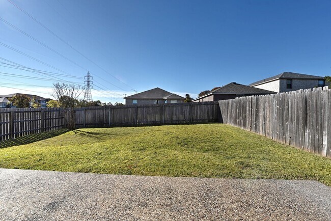 Building Photo - 4 Bedrooms!!!!! 2.5 bath and 2 attached ca...