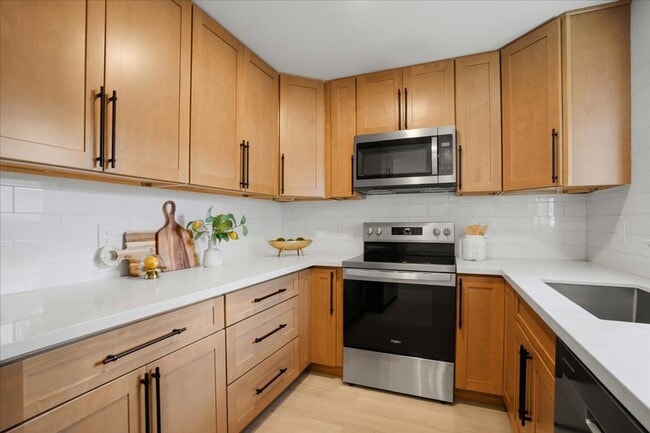 Building Photo - Concord Stunning! fully remodeled 3 bedroom 2 bathroom single family home w/ 2 car garage