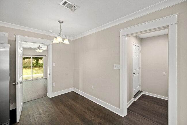 Building Photo - 200 Spencer Dr