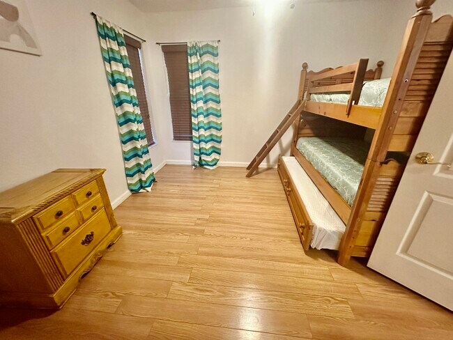 Building Photo - 13638 88th Pl N