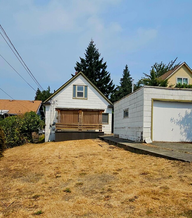 Building Photo - Lovely 2bedroom/1 bonus loft Tacoma house ...