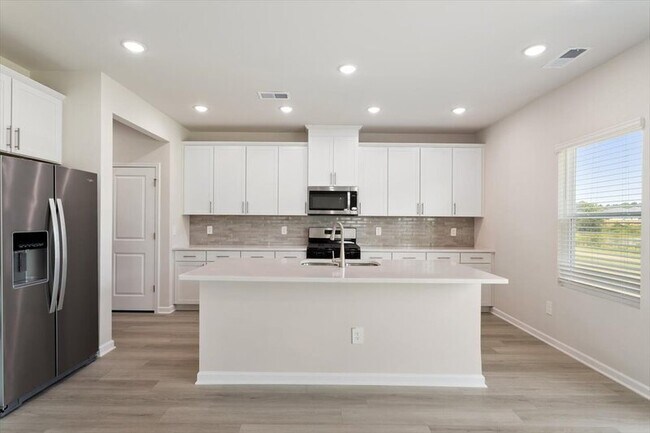 Building Photo - 147 White Birch Ln