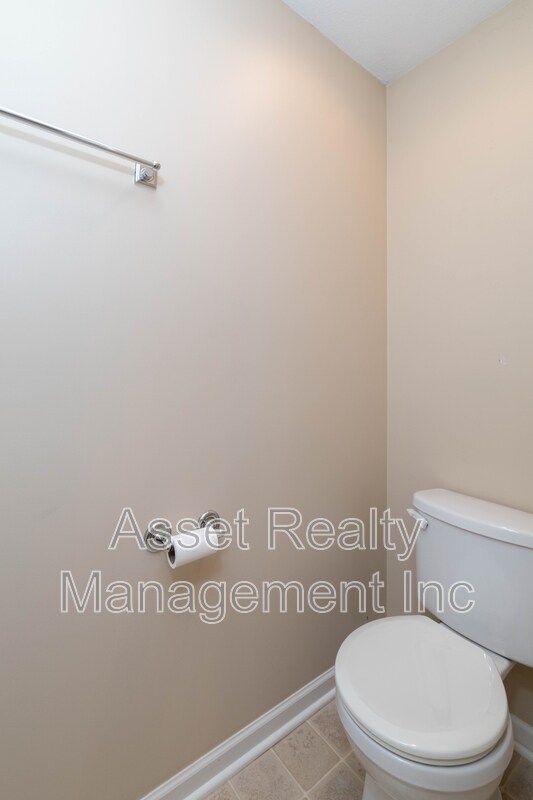 Building Photo - 801 Colonial Estates Way
