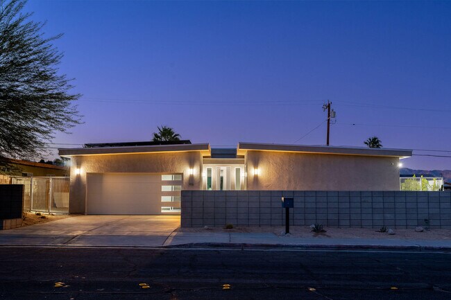 Building Photo - 416 Rosa Parks Rd