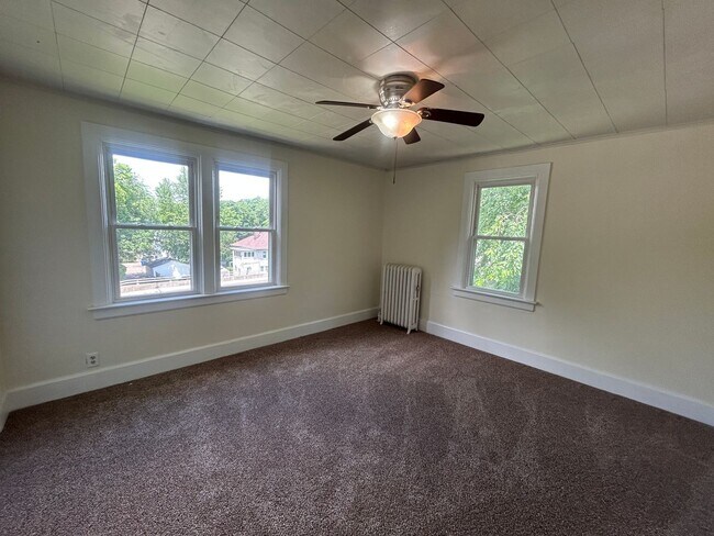Building Photo - 1418 12th Ave