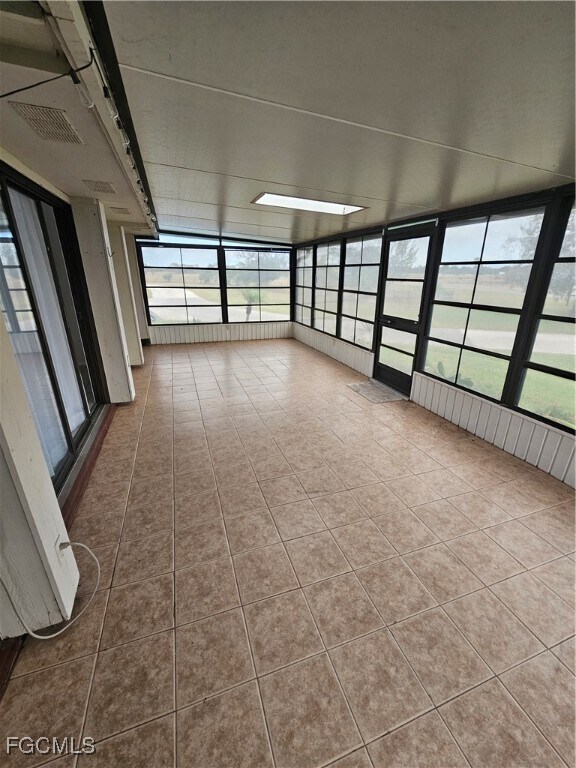 Building Photo - 1041 River Run Rd