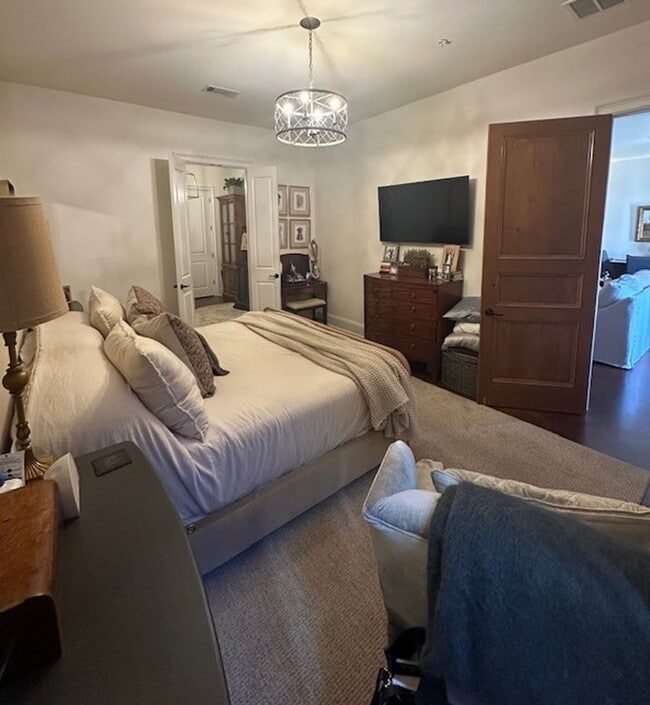 Building Photo - 3BR/3BA For Rent