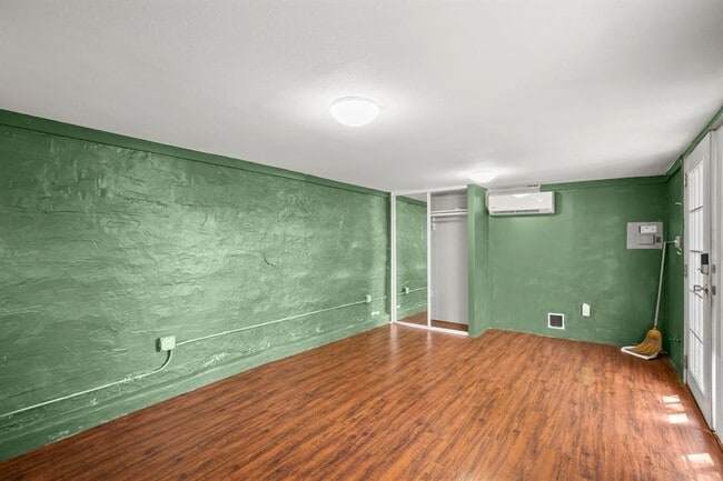 Building Photo - 1184 Navasota St