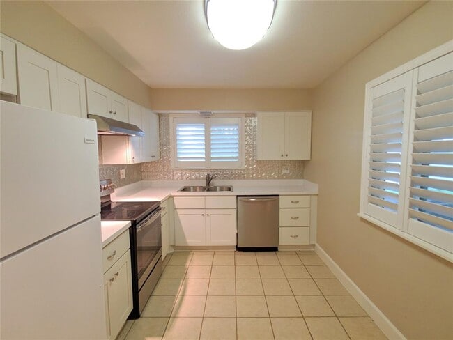 Building Photo - 1105 Ramada Dr