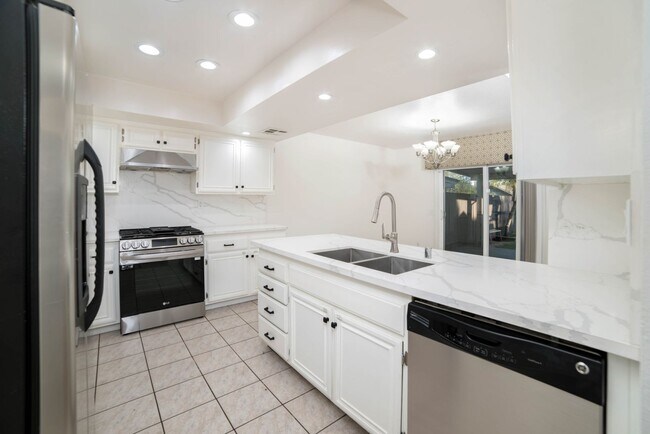 Building Photo - Your Perfect Single-Story Rancho Cucamonga...
