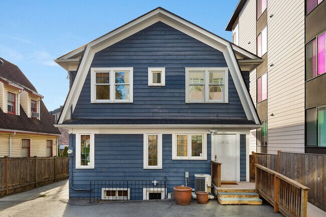 Building Photo - 710 10th Ave E