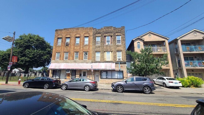 Building Photo - 925 West Side Ave
