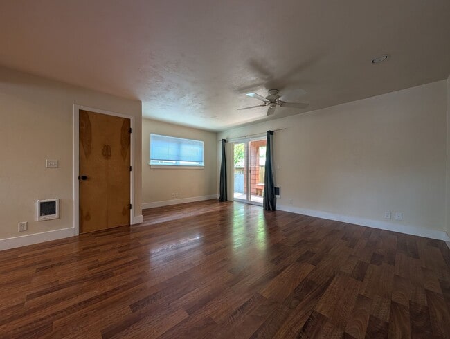 Building Photo - Beautiful 2-Bedroom, 2.5-Bath Condo Near A...