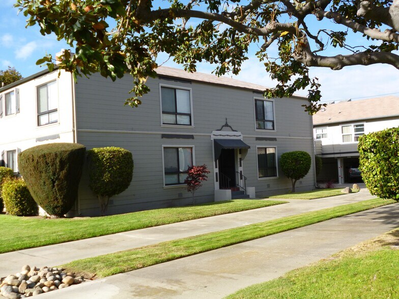 Facade - 1607 Santa Clara Ave