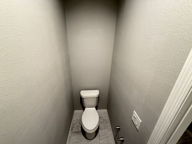 Building Photo - Adorable 3 Bedroom / 2 Bathroom Home in Palm Bay!!