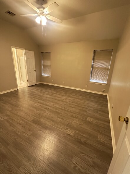 Building Photo - 412 McDonald Dr