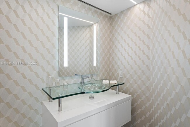 Building Photo - 1643 Brickell Ave