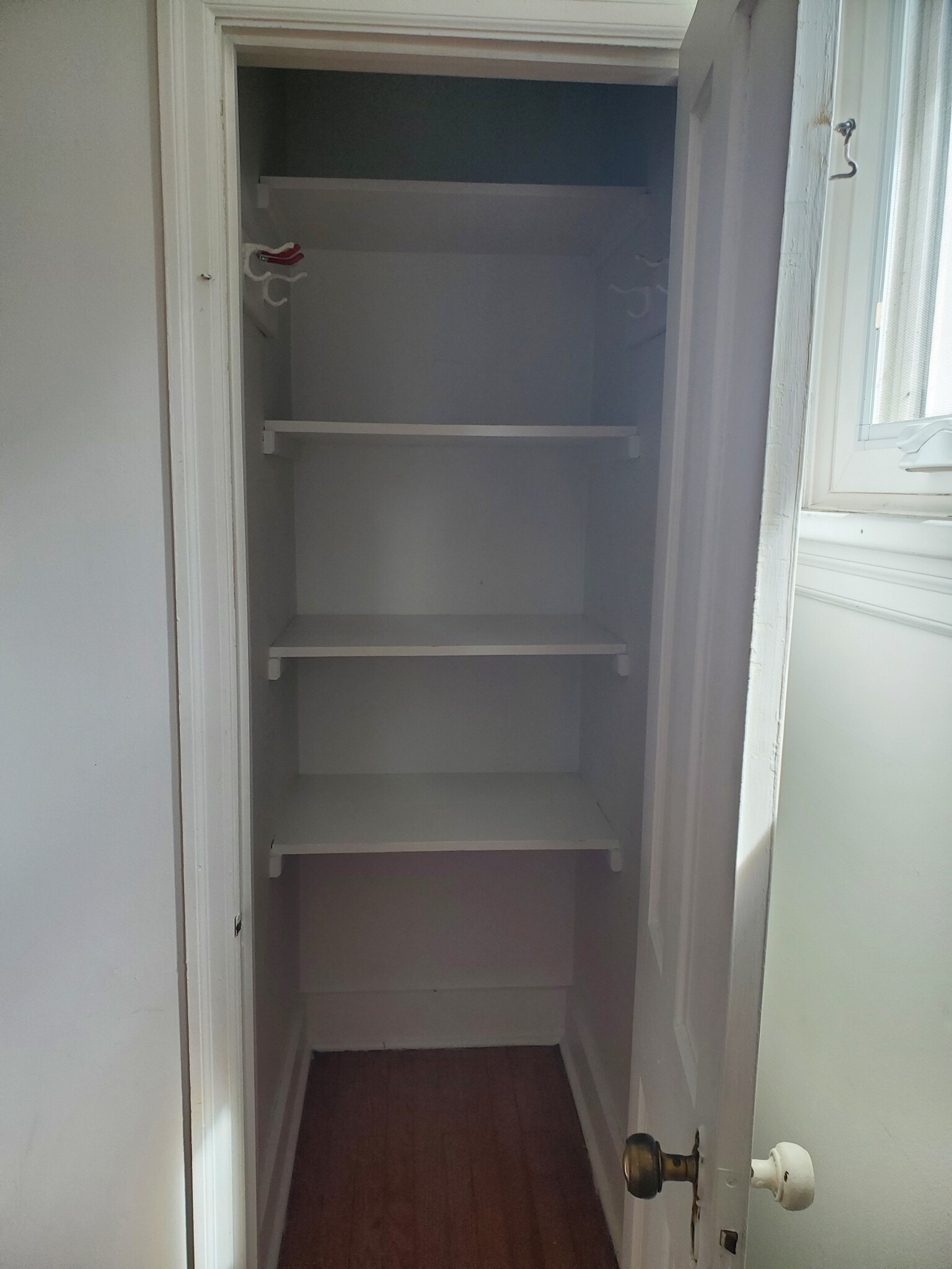 Extra closet laundry room - 507 W Mahoning St